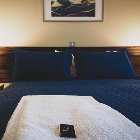 Superb City Center 1 Or 2 Bedroom Apts King Bed Southampton Bagian luar foto
