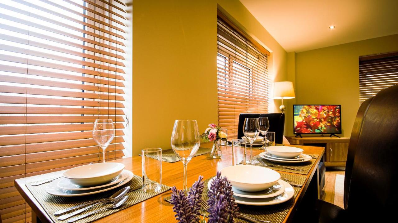 Superb City Center 1 Or 2 Bedroom Apts King Bed Southampton Bagian luar foto