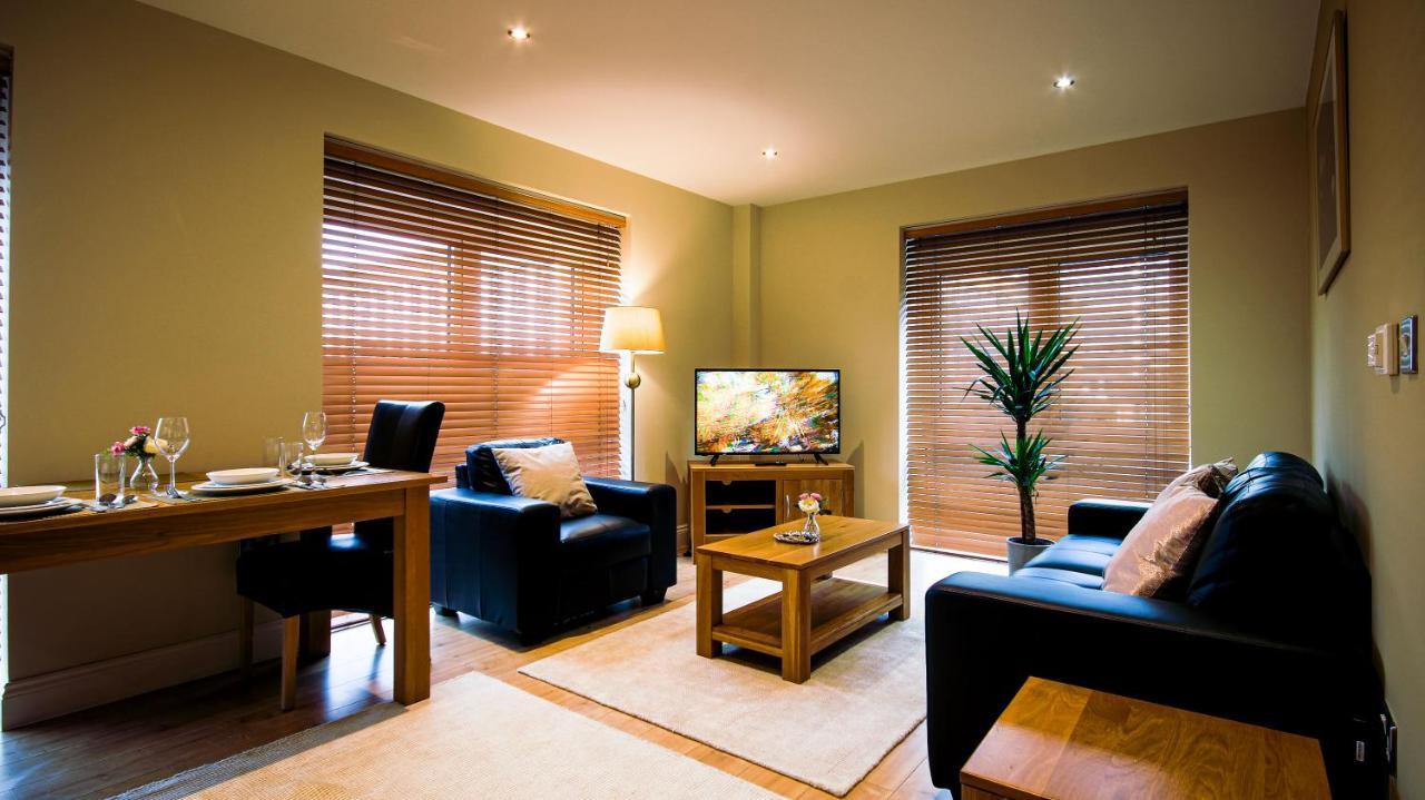 Superb City Center 1 Or 2 Bedroom Apts King Bed Southampton Bagian luar foto