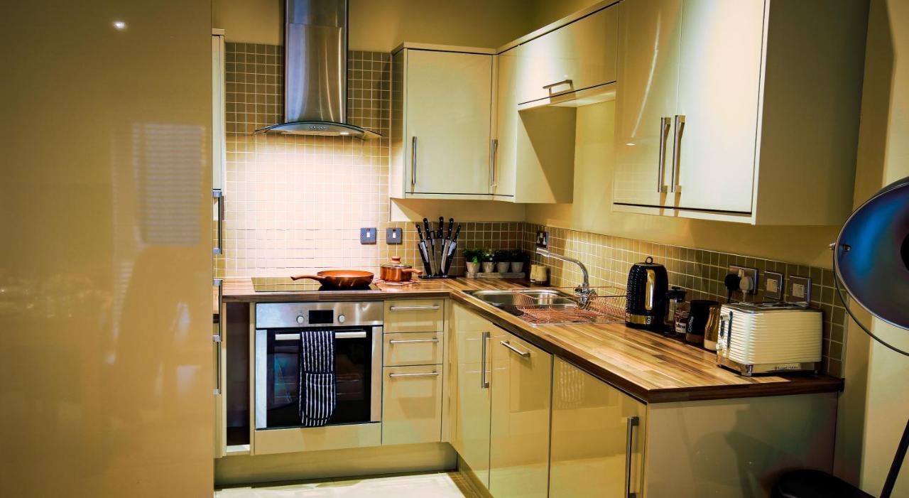 Superb City Center 1 Or 2 Bedroom Apts King Bed Southampton Bagian luar foto