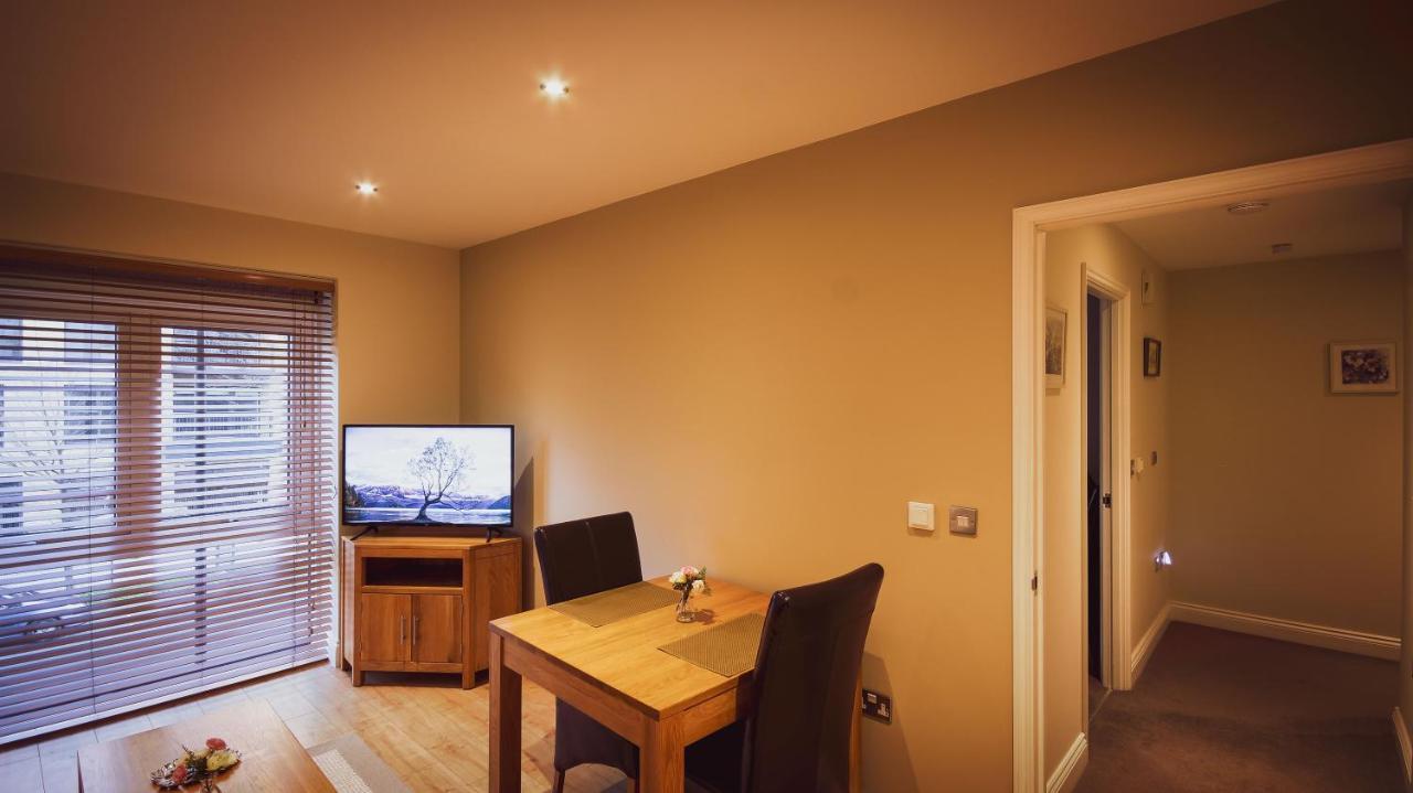 Superb City Center 1 Or 2 Bedroom Apts King Bed Southampton Bagian luar foto