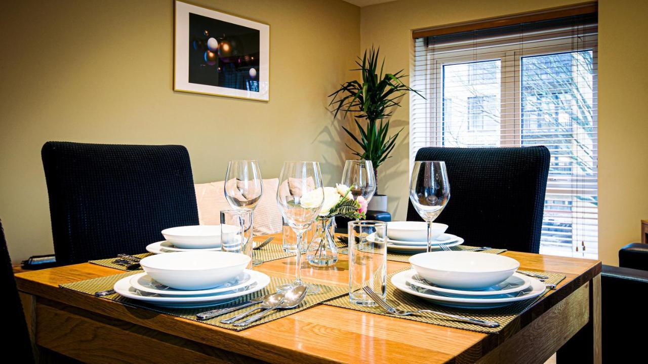 Superb City Center 1 Or 2 Bedroom Apts King Bed Southampton Bagian luar foto