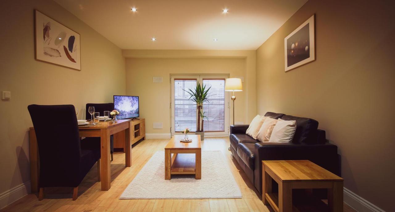 Superb City Center 1 Or 2 Bedroom Apts King Bed Southampton Bagian luar foto