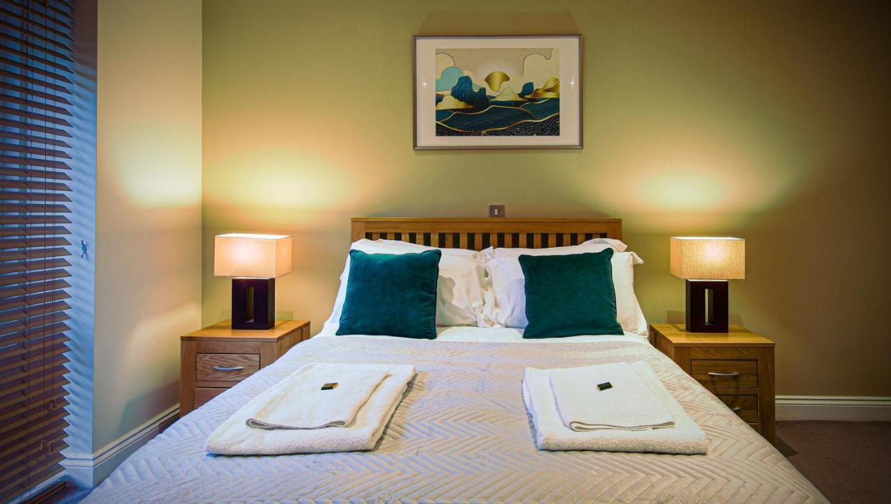 Superb City Center 1 Or 2 Bedroom Apts King Bed Southampton Bagian luar foto