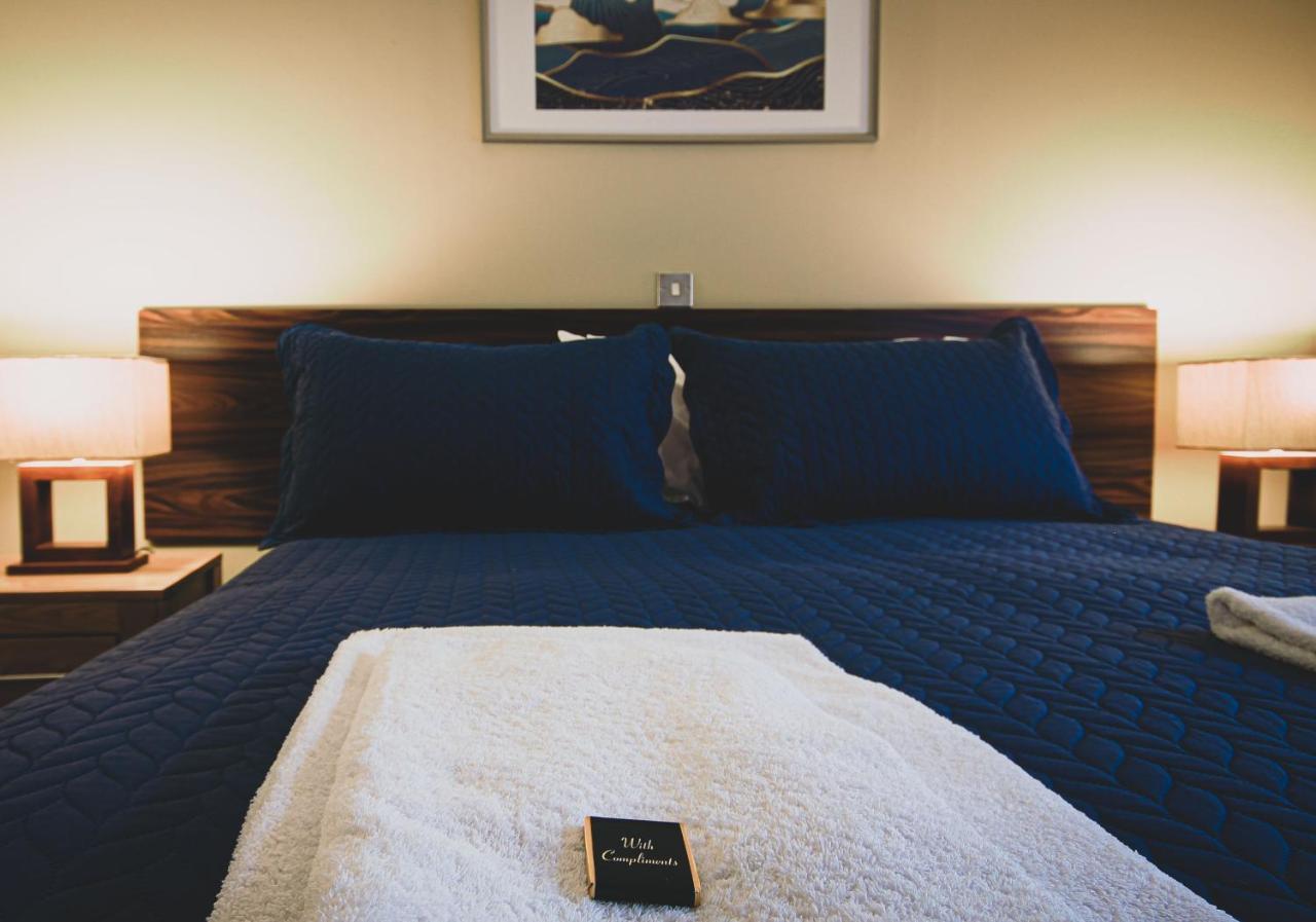 Superb City Center 1 Or 2 Bedroom Apts King Bed Southampton Bagian luar foto
