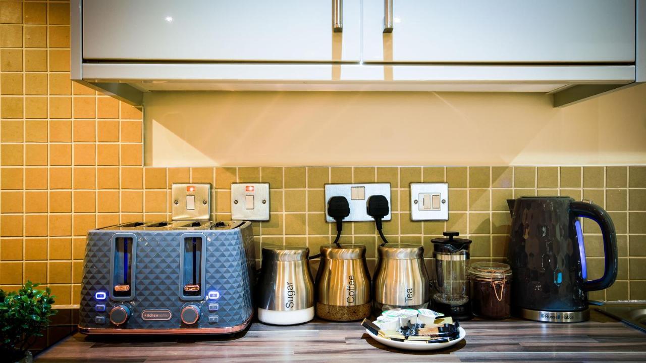 Superb City Center 1 Or 2 Bedroom Apts King Bed Southampton Bagian luar foto
