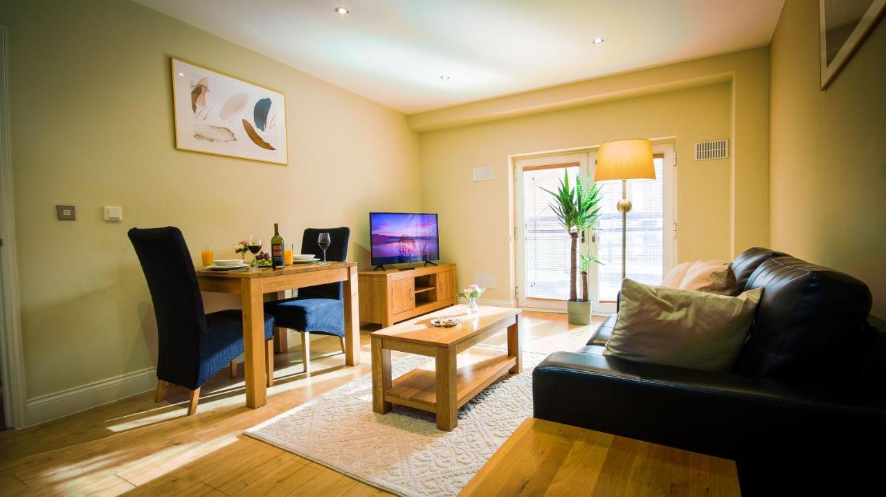 Superb City Center 1 Or 2 Bedroom Apts King Bed Southampton Bagian luar foto